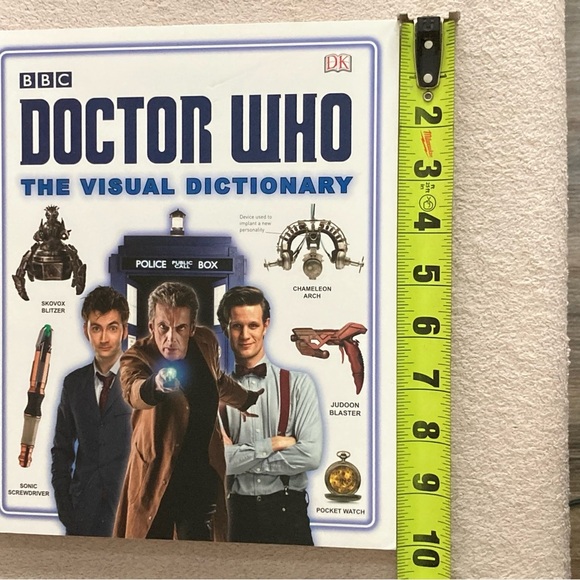 BBC DOCTOR WHO: The Visual Dictionary Paperback Book-2009-Fandom-Collectible - Picture 5 of 7